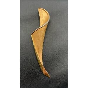 Vintage Crown Trifari Gold Tone Beautiful Classy Classic MCM Brooch